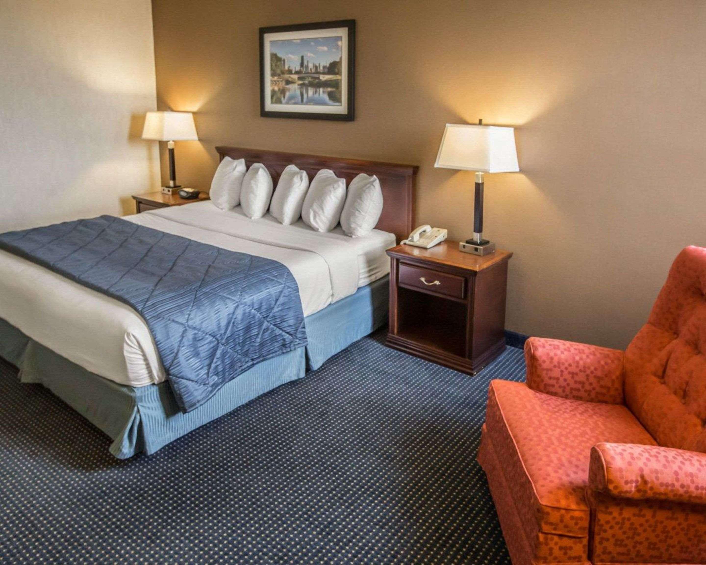 Quality Inn Schaumburg - Chicago Near The Mall Buitenkant foto