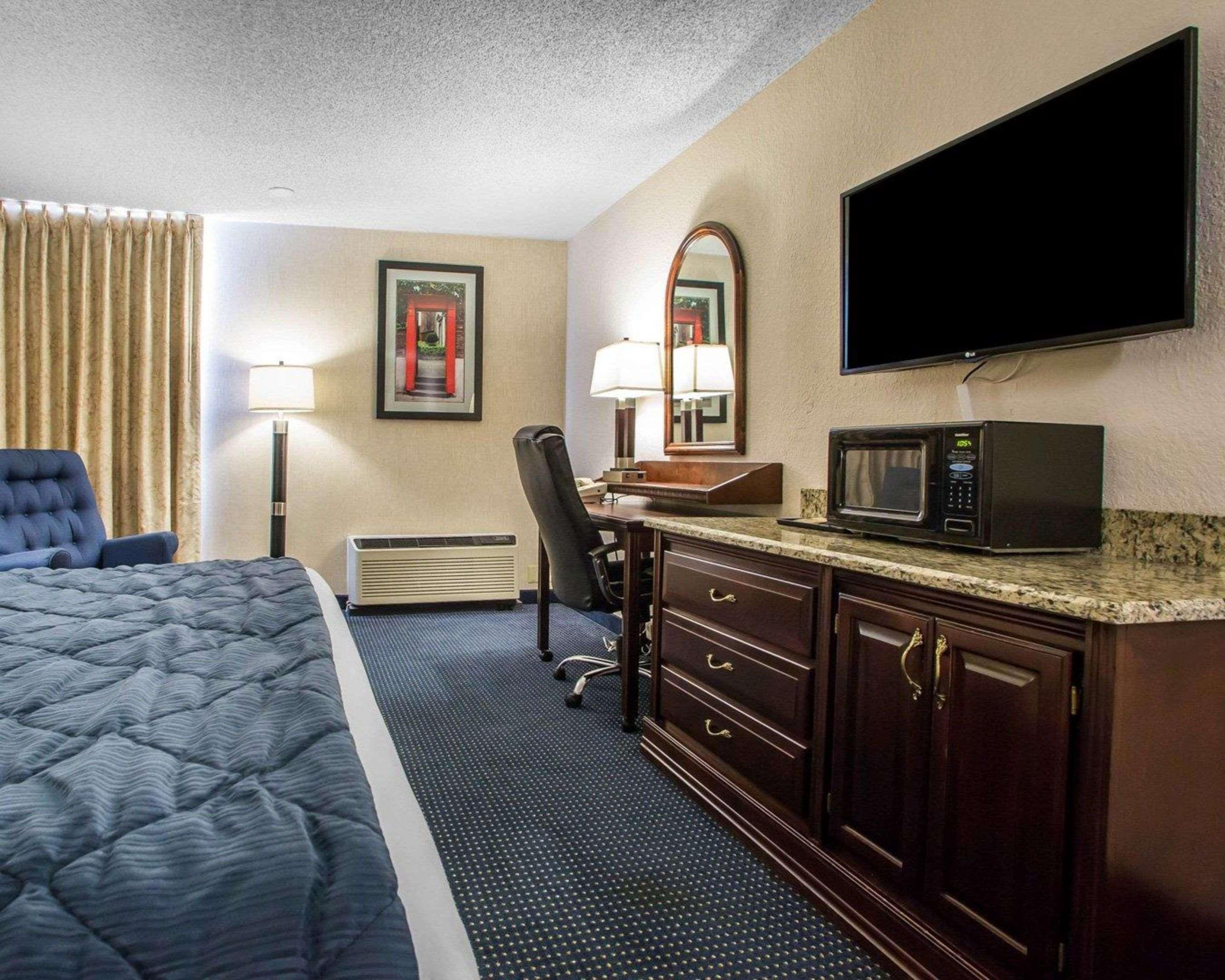 Quality Inn Schaumburg - Chicago Near The Mall Buitenkant foto