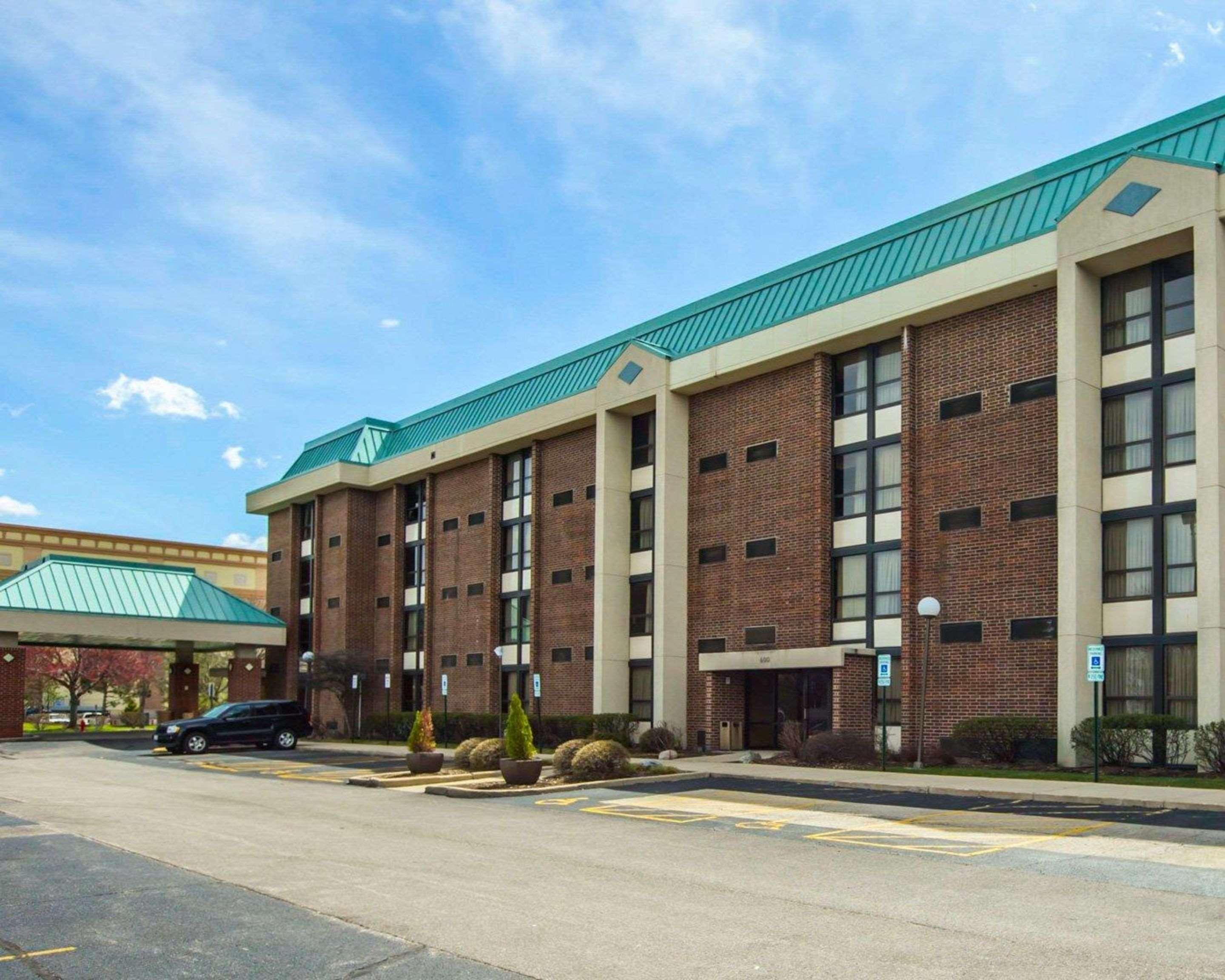 Quality Inn Schaumburg - Chicago Near The Mall Buitenkant foto