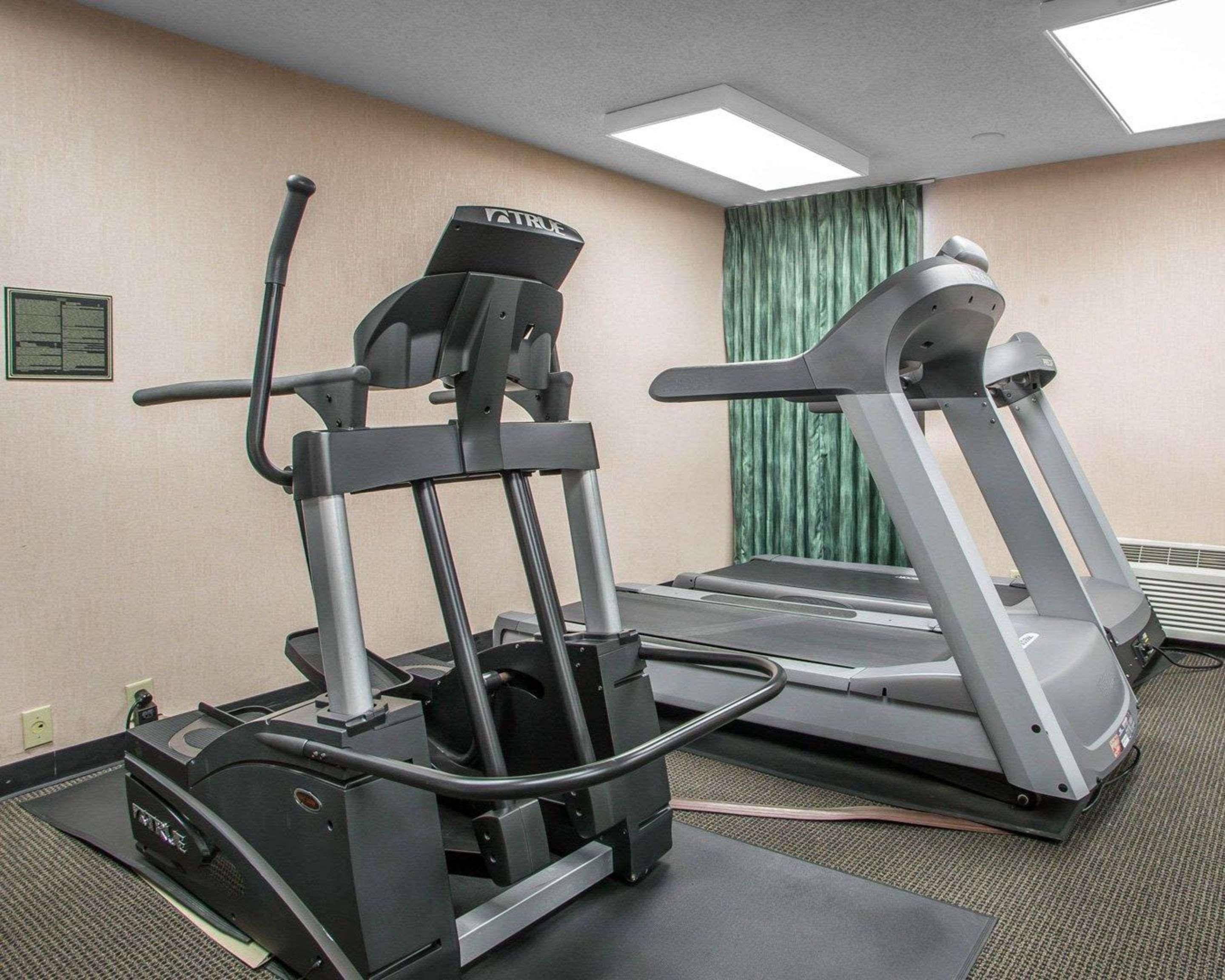 Quality Inn Schaumburg - Chicago Near The Mall Buitenkant foto