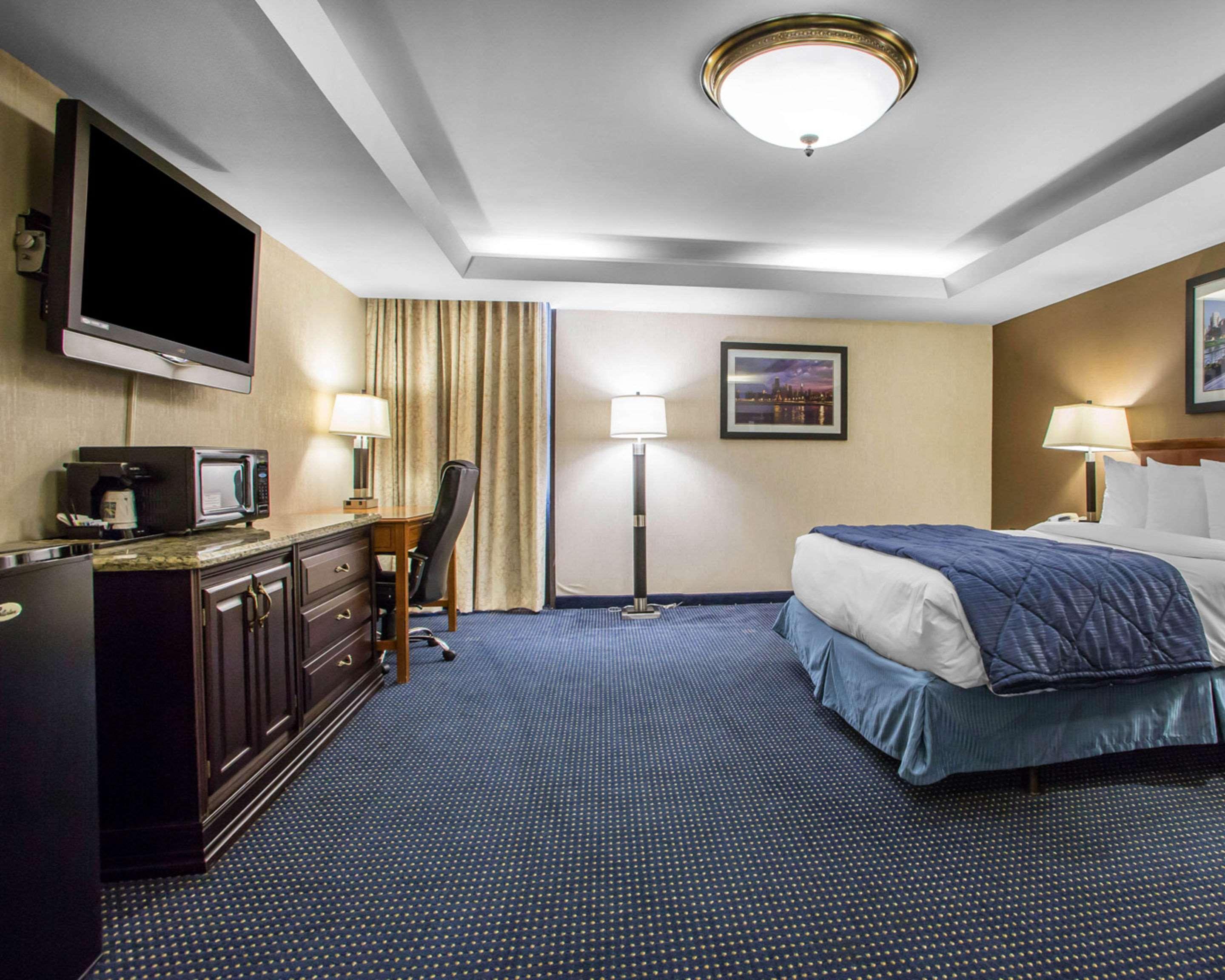Quality Inn Schaumburg - Chicago Near The Mall Buitenkant foto