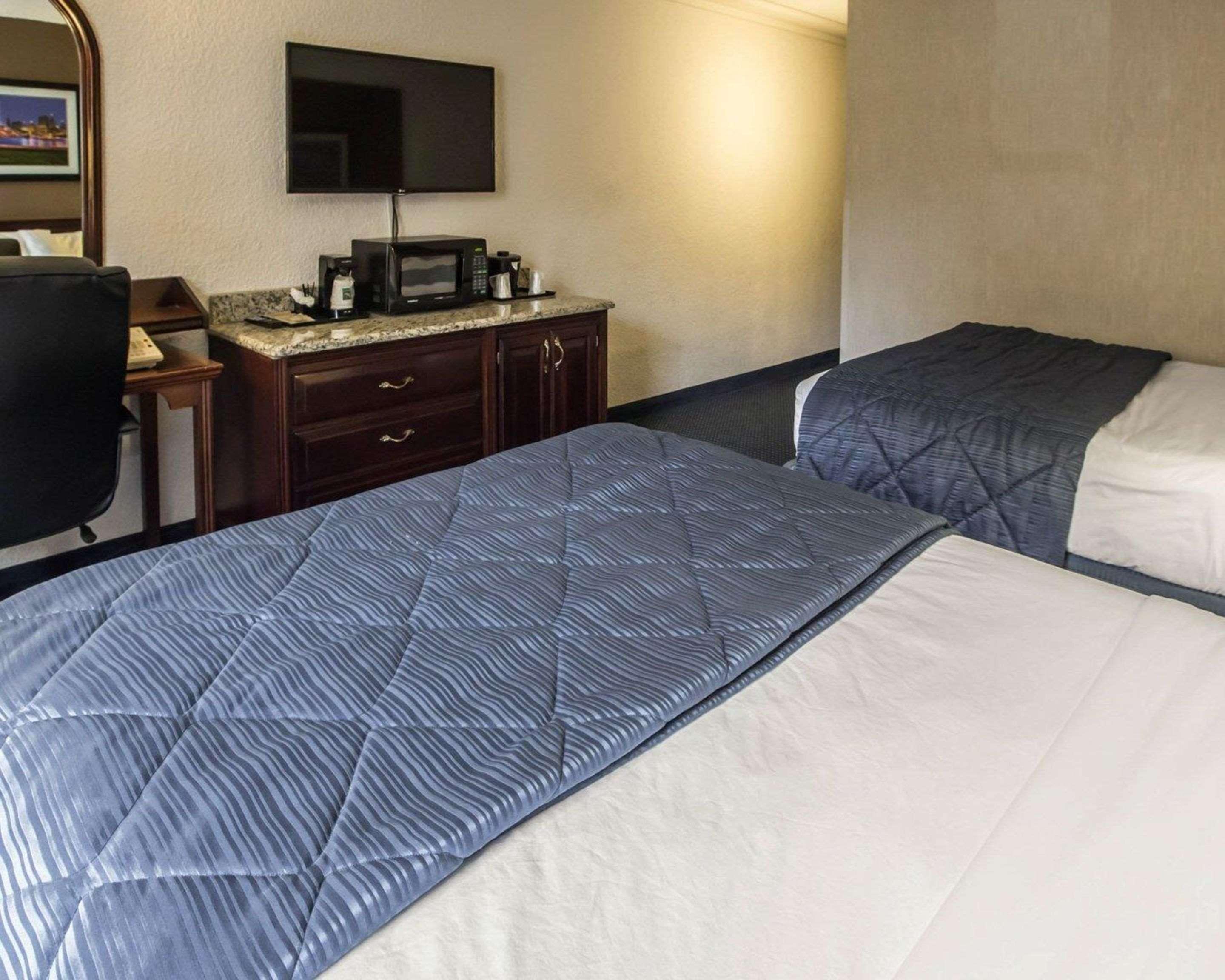 Quality Inn Schaumburg - Chicago Near The Mall Buitenkant foto
