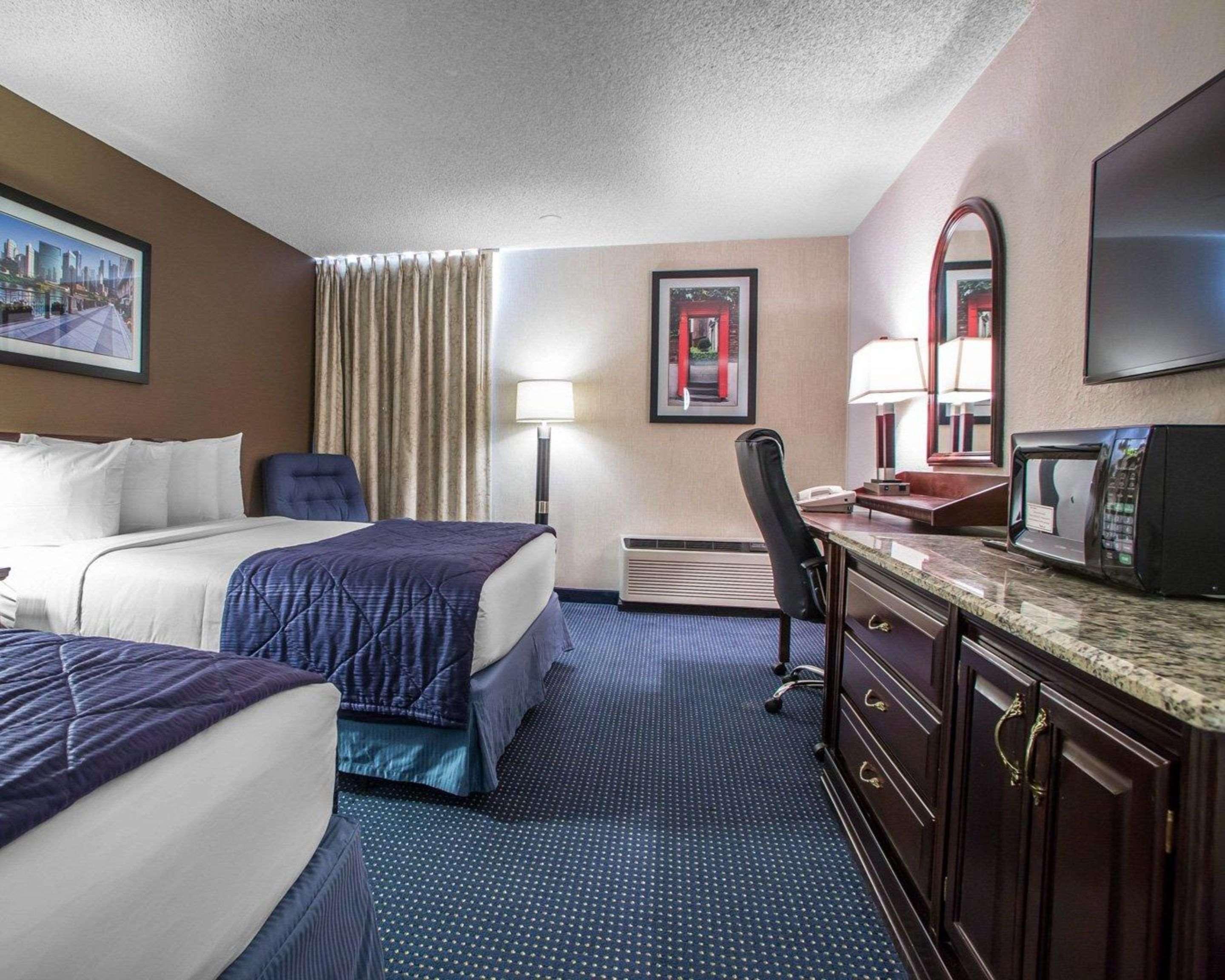Quality Inn Schaumburg - Chicago Near The Mall Buitenkant foto