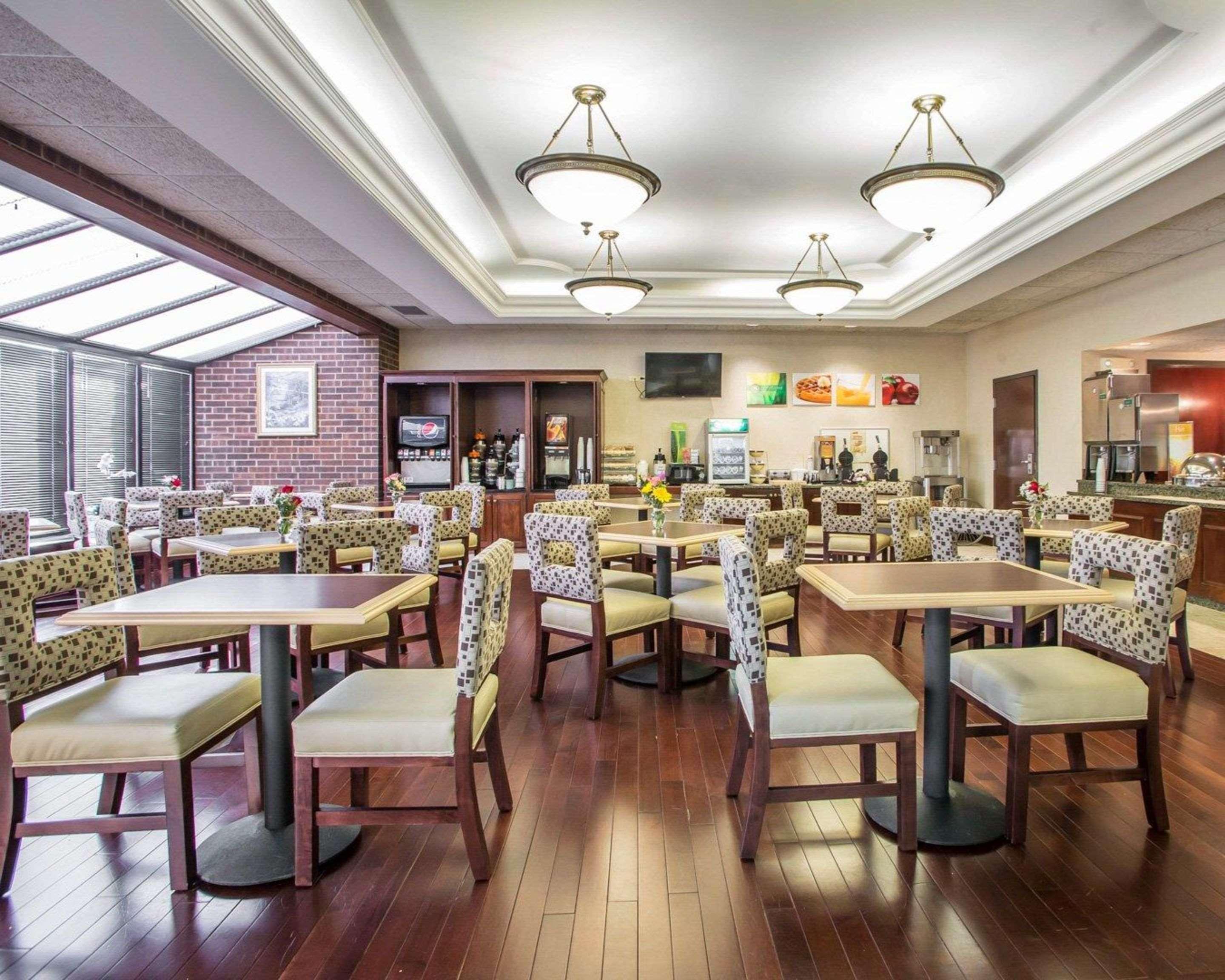 Quality Inn Schaumburg - Chicago Near The Mall Buitenkant foto
