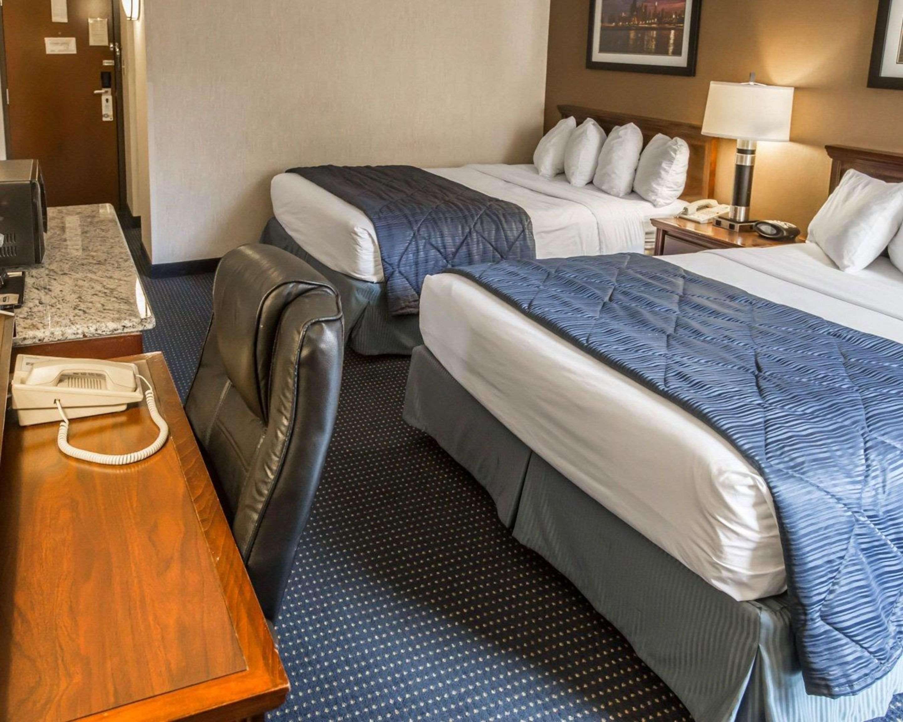 Quality Inn Schaumburg - Chicago Near The Mall Buitenkant foto
