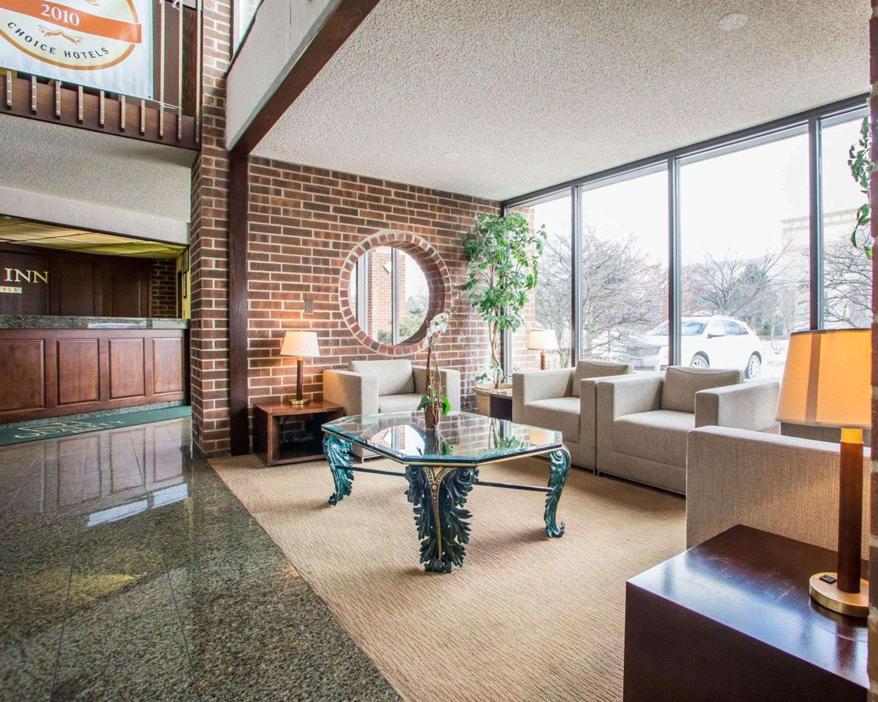 Quality Inn Schaumburg - Chicago Near The Mall Buitenkant foto