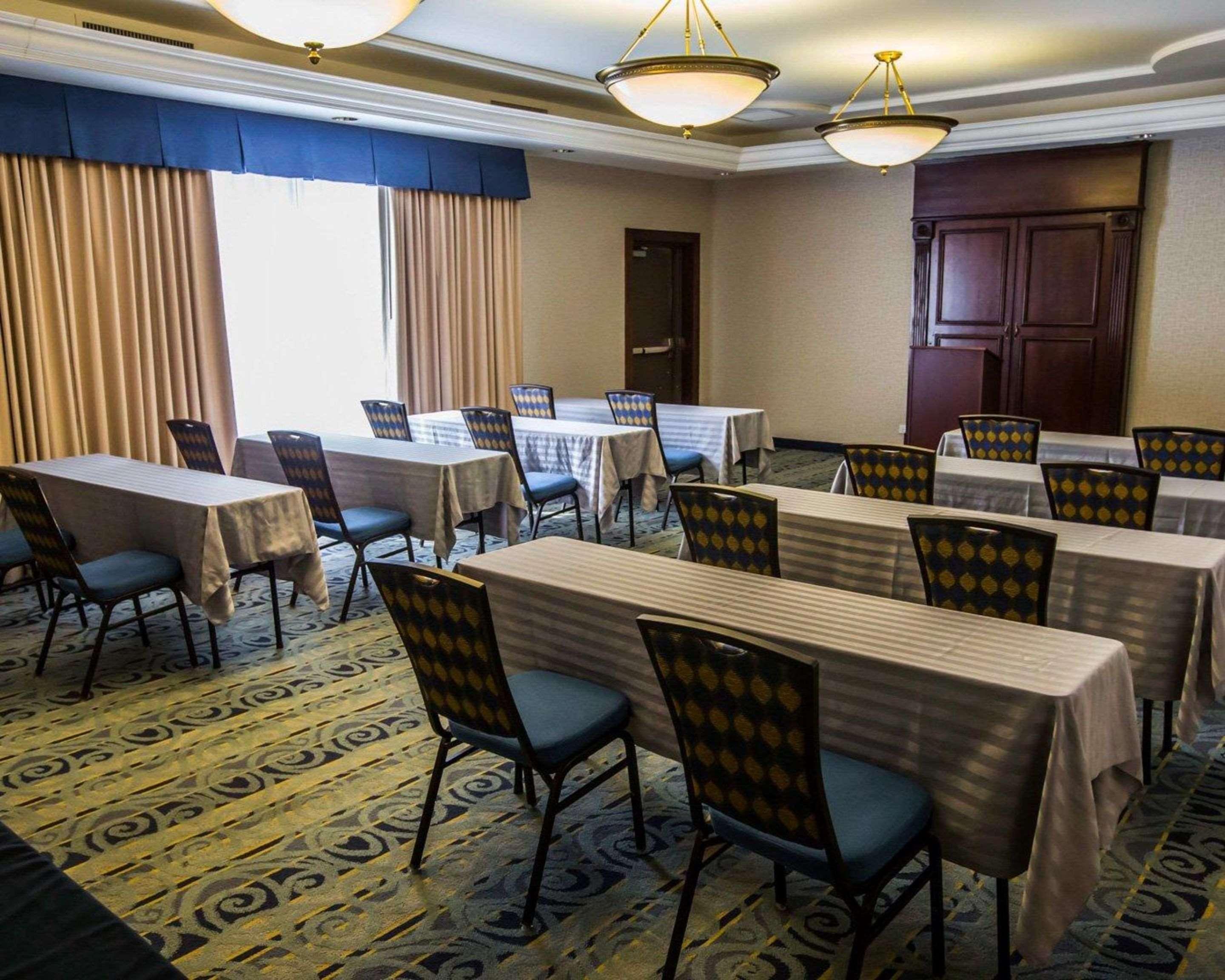 Quality Inn Schaumburg - Chicago Near The Mall Buitenkant foto