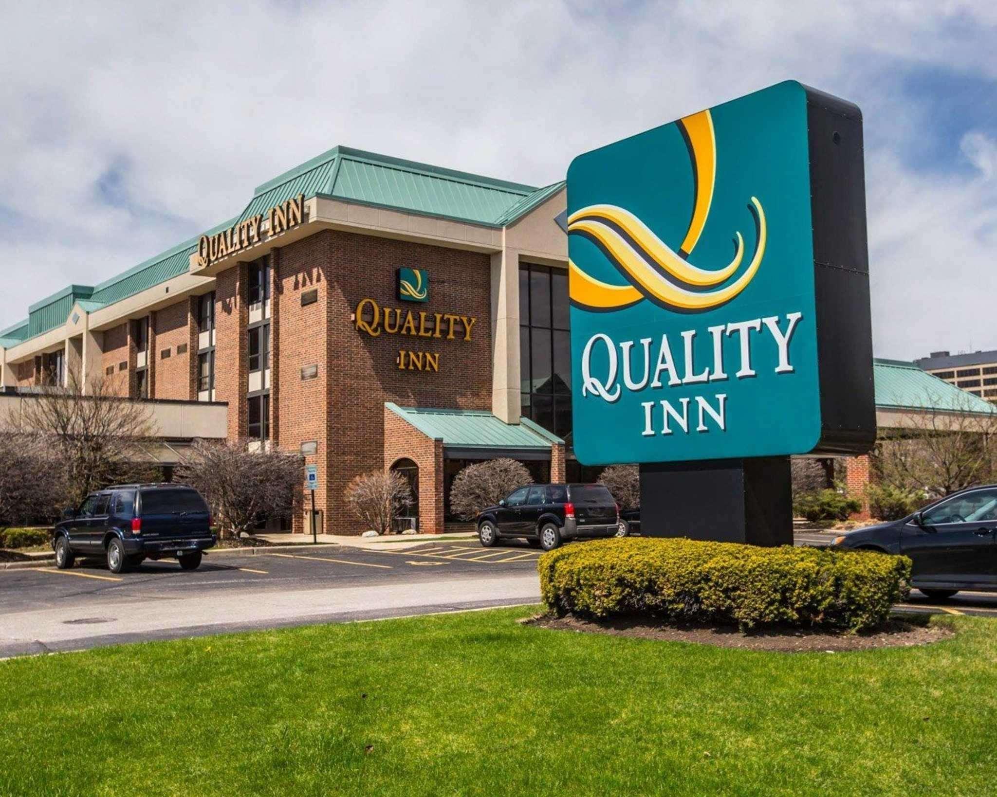 Quality Inn Schaumburg - Chicago Near The Mall Buitenkant foto
