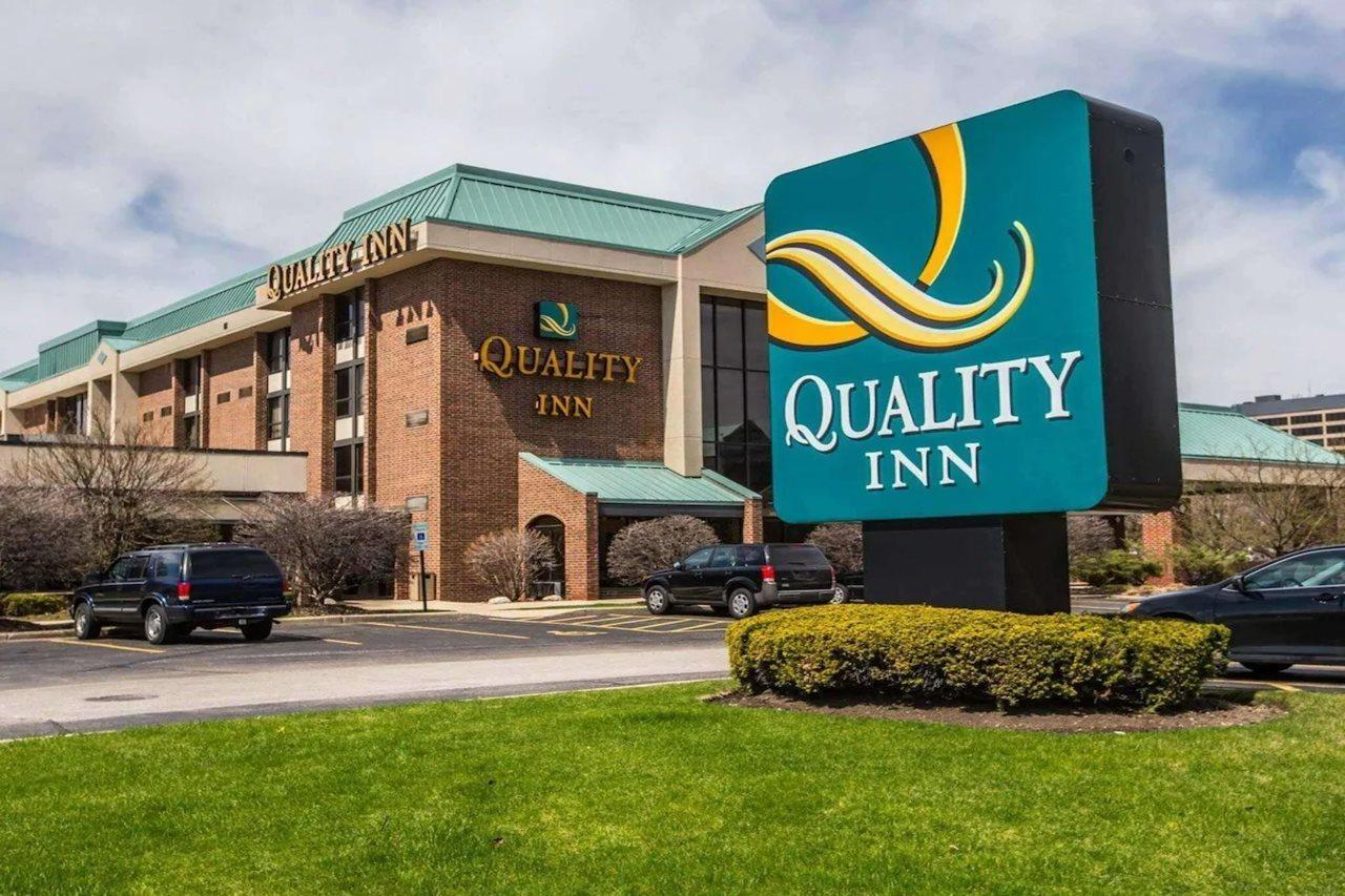 Quality Inn Schaumburg - Chicago Near The Mall Buitenkant foto
